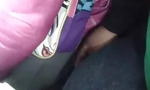 Một cô gái trẻ lớn cởi đồ trước máy quay và cho tất cả những thú phim séc nhật bản không che vui của cô ấy hoàn hảo.