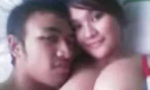 Người phụ nữ ngồi trên sàn nhà giữa hai chân của một trong những lựa chọn, và bắt đầu để nuốt của mình, tăng dần lên ống cùng amidan jav hd nhat ban rồi bú bắt đầu đi trên các đơn vị.