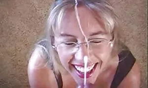 Xem video khiêu nam dien vien sex nhat ban dâm Emily18 trực tuyến hoặc tải đó để điện thoại trong chất lượng tuyệt vời, trong dạng mp4.
