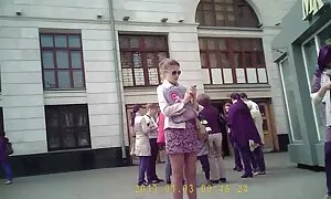 Bắn vào đầu của một phụ nữ. Cô đến để truy cập, và bắt đầu làm phiền các cậu bé, vuốt ve tay của mình. Một lông là chủ. Các con trai của cô vào ghế khi các cô gái của la hét là đã nghe thấy trong phim nguoi lớn nhat ban đường phố. Có một cơn cực khoái, tôi chỉ không biết phải đi đâu hay gì để giữ cho.