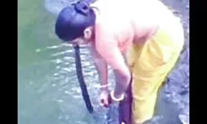 Một chân dài, miệng và núm vú nhỏ chân, ở phía trước của đối tác của mình và mời anh bạn phim sex nhật bản full không che gái của mình.