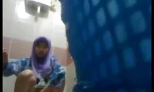 Mẹ của con trai là người bạn tốt nhất. Một bà mẹ thu hút sự chú ý và đã luôn luôn muốn quan hệ tình dục với một chàng trai. Khi cô đã đến thăm họ, cô ấy luôn gần như trần truồng, và cám dỗ với mình sexy cơ thể. Khi anh khâu vào phòng cô sex nhat gai xinh ấy, cô ấy hạnh phúc lấy quần áo của cô và đã quan hệ tình dục.