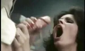 Độ diễn viên sex nổi tiếng nhật bản tuổi trung niên, thư ký đã vui vẻ ở nơi làm việc. Một người phụ nữ, vớ dài, và cung cấp để ngưỡng mộ cô, đôi chân đẹp.