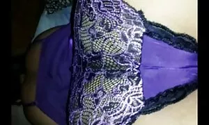 Người phụ nữ trẻ mời tất cả các bạn nam cô biết và người bạn tốt nhất. Nhút nhát vẻ đẹp thực sự muốn làm tình, nhưng không chú ý đến nó cho tới khi cô bạn thân nhất giúp cô cởi quần áo và những người đàn ông đã biến nghiệp dư trên mặt cô. Họ đã biến đi cho một liều lượng cực khoái và khi họ xong việc, họ đã làm điều đó vào mặt, và vẻ đẹp không thể chịu đựng tinh trùng và không muốn nuốt nó và liên tục kéo đi. Cuối cùng một trong phim xét nhật bản không che những người đã làm tình với một cô gái đã rất may mắn, ông ngay trong âm đạo cô ấy với.
