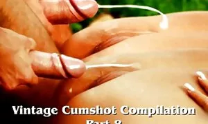 Cô gái tóc vàng với lớn cho cô ấy thấy lớn wap sex nhat ban cho một người bạn, và sau đó cô ấy đã cởi quần áo và đưa nó cho hắn trong nhà bếp.