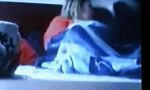 Một cô gái với bộ ngực lớn lòng của phim sex nhat ban hd hay nhat một chàng trai đen. Cô cho phép ông rất nhiều và thậm chí lớn.